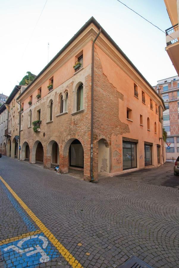 Mini Suite Deluxe Isola Di Mezzo Treviso Eksteriør billede